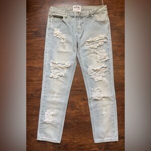 One Teaspoon Light Wash Distressed Women’s Jeans, Sz 28
100% Cotton. NWT